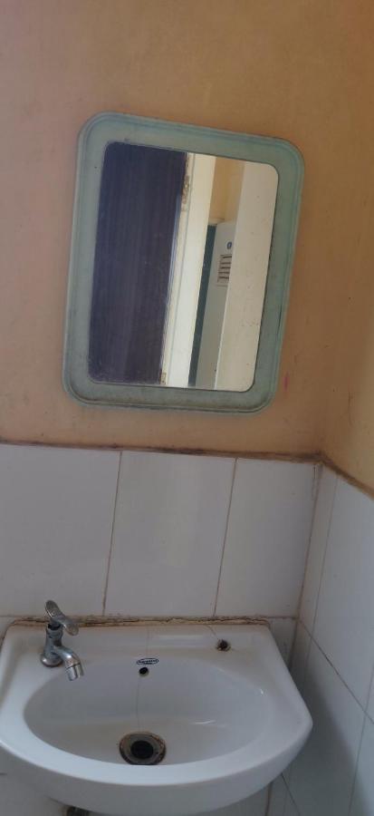 Hotel Rajesh Kolhapur Bagian luar foto