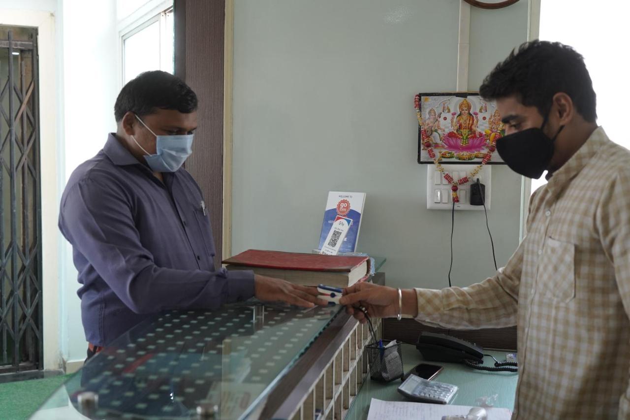 Hotel Rajesh Kolhapur Bagian luar foto